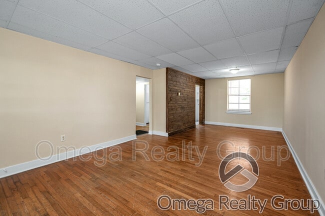 Building Photo - 901 9th Ave