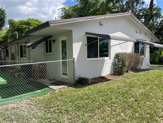 Building Photo - 3361 SW 44th St