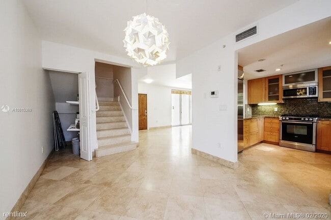 Building Photo - 2 br, 2.5 bath  - 243 Meridian Ave