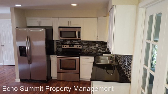 Building Photo - 6250 W 77th Pl