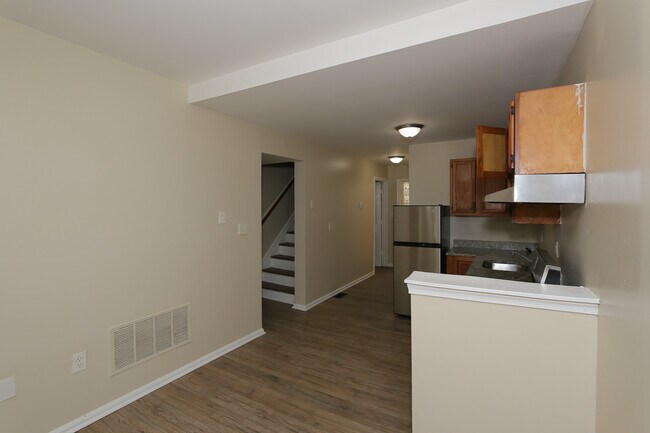 Building Photo - 925 Bennett Pl