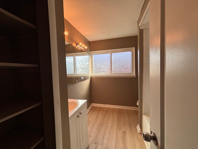 Foto del edificio - 20221 Tireman St