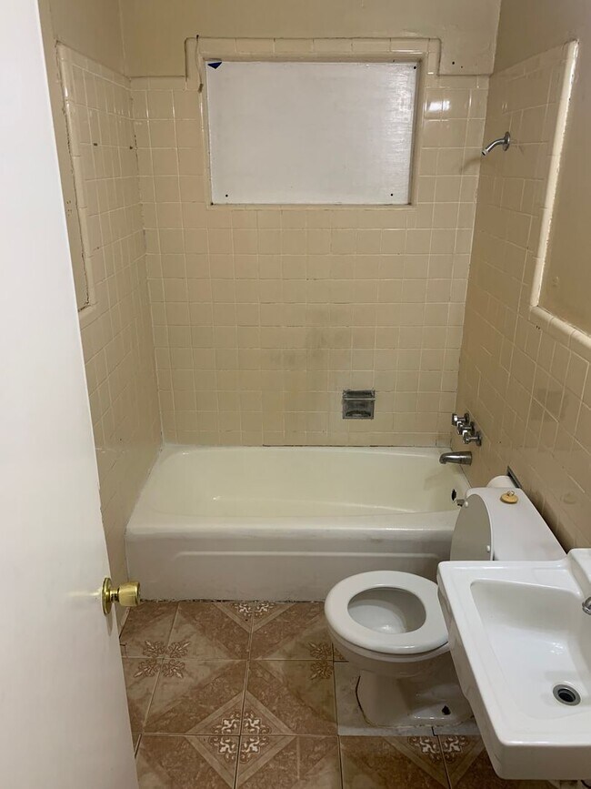 Building Photo - 3046 Hoyte Dr