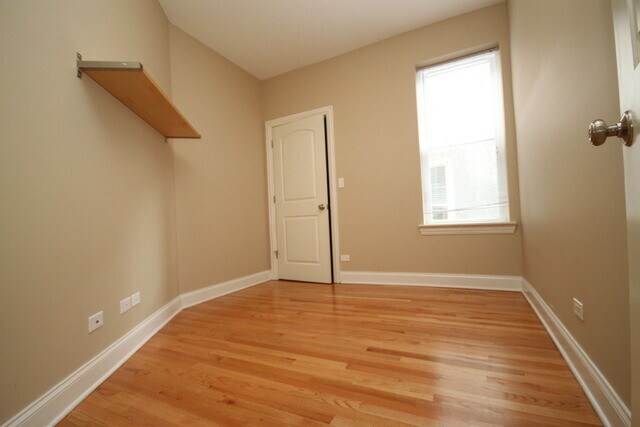 Foto del edificio - 1330 W Argyle St