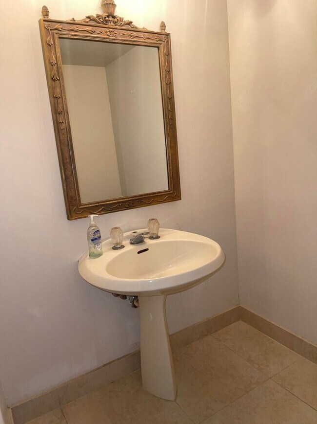 Foto del edificio - 6444 La Costa Dr