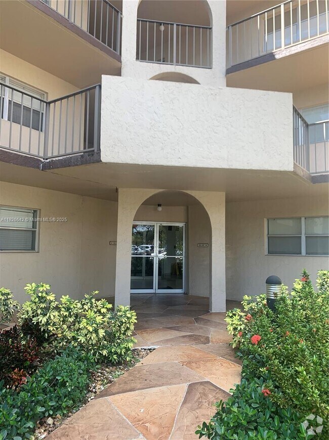 Building Photo - 6361 N Falls Cir Dr