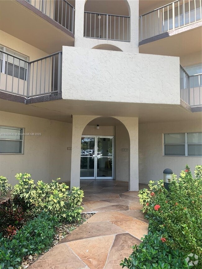 Building Photo - 6361 N Falls Cir Dr