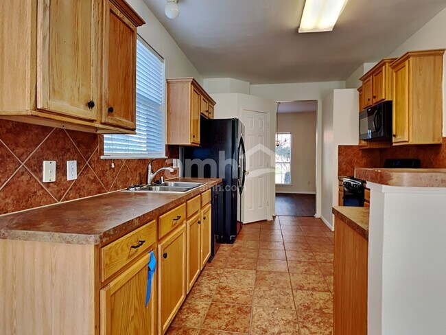 Building Photo - 241 Willowlake Drive