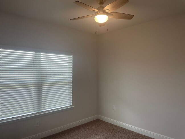 Foto del edificio - Modern 4 Bedroom