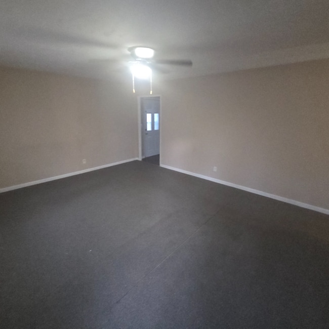 Foto del edificio - 7502 Valley Rd