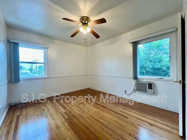 Building Photo - 627 1/2 W Glenoaks Blvd