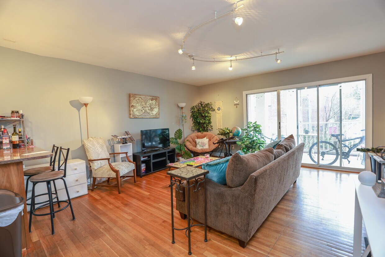 Foto principal - 2100 Grove Ave