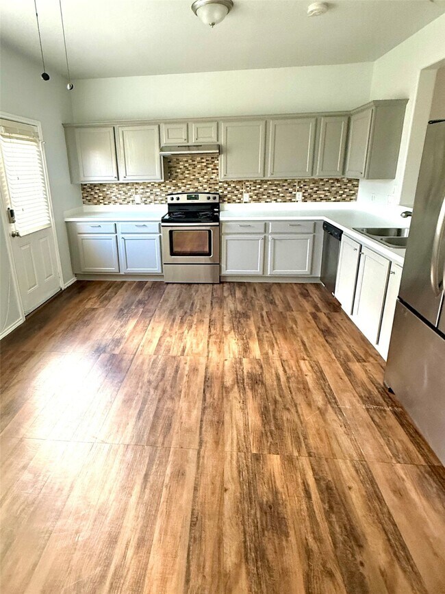 Foto del edificio - 16747 Libson Falls Dr