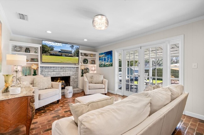 Building Photo - Spacious 4-Bedroom Home with Pool, Two Pri...