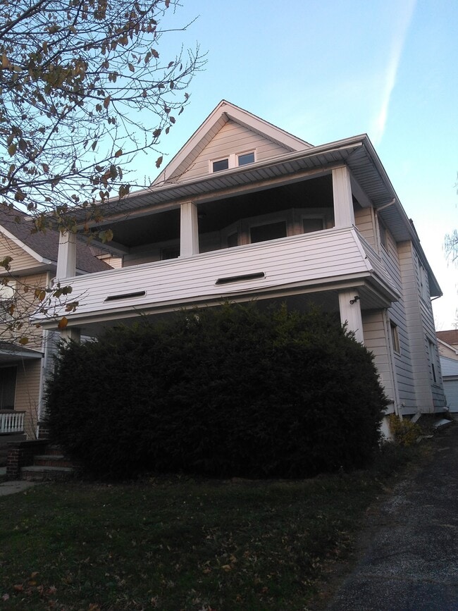 Building Photo - 1299 Warren Rd