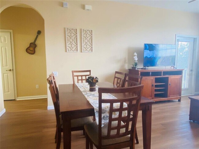 Building Photo - 8103 Coconut Palm Way