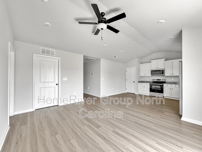 Building Photo - 3531 Clover Vly Dr