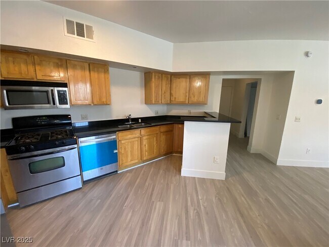 Foto del edificio - 8400 W Charleston Blvd