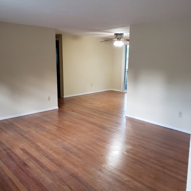 front room - 719 NW South Shore Dr