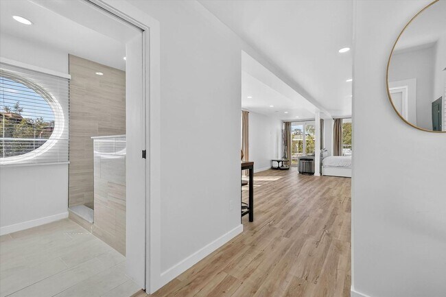 Foto del edificio - 8778 Waterfront Terrace