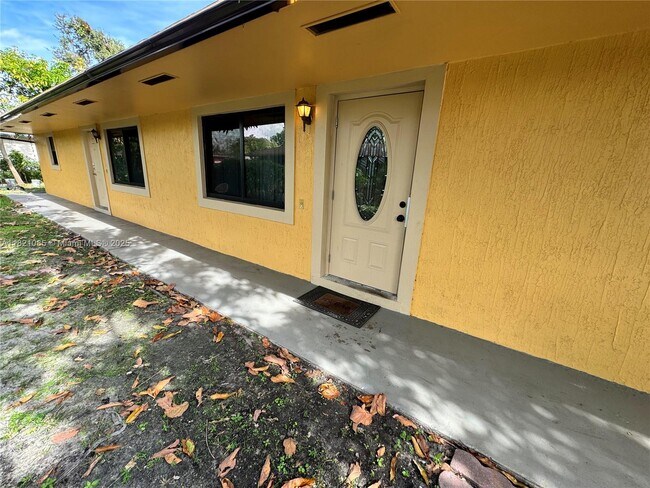 Foto del edificio - 2731 SW 7th St
