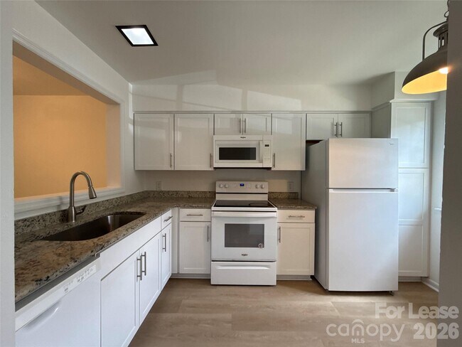 Foto del edificio - 6034 Heath Valley Rd