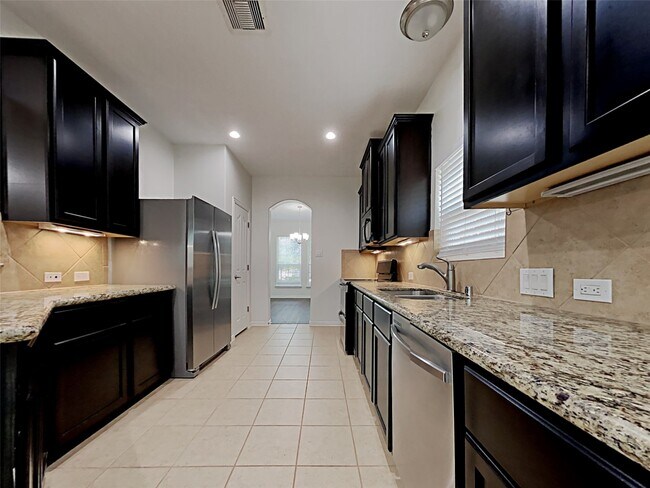 Foto del edificio - 2213 Oak Cir Dr N