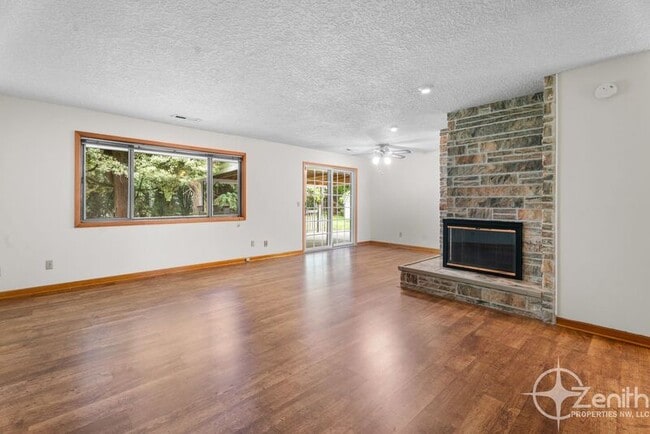 Building Photo - 6509 Louisiana Dr