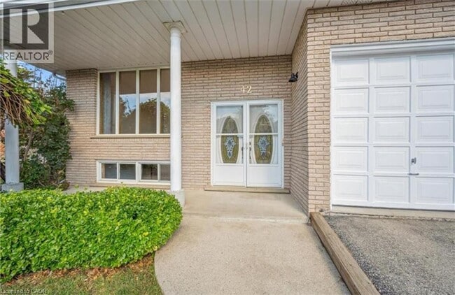 Building Photo - 42 Azores Crescent