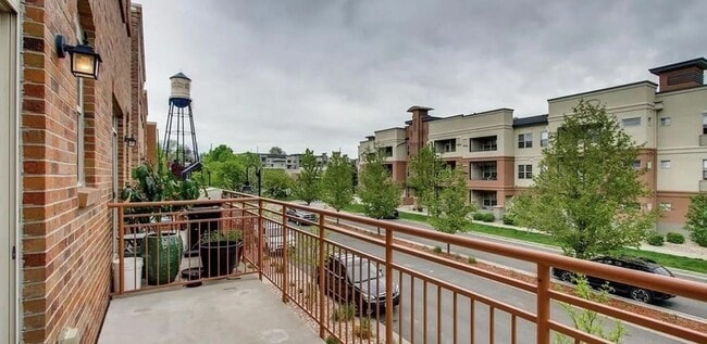 Foto del edificio - 5453 Water Tower Promenade