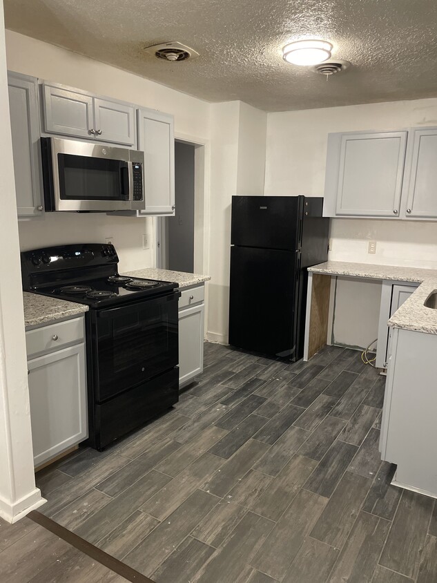 New kitchen - 4063 Tara Dr