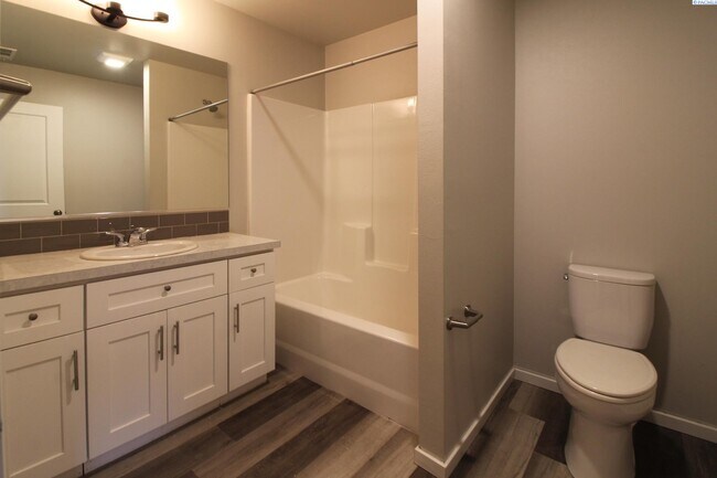 Foto del edificio - 3 Bed/1 Bath House in East Kennewick