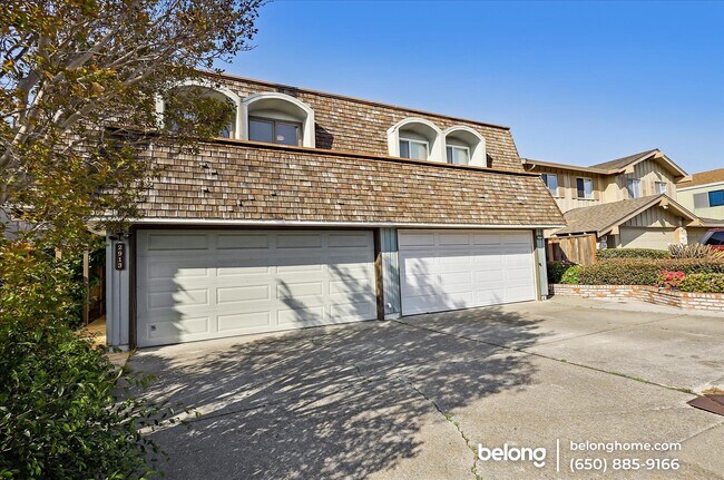 Building Photo - 2913 Bayview Dr