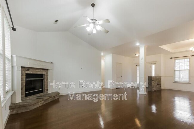 Building Photo - 506 College Pl