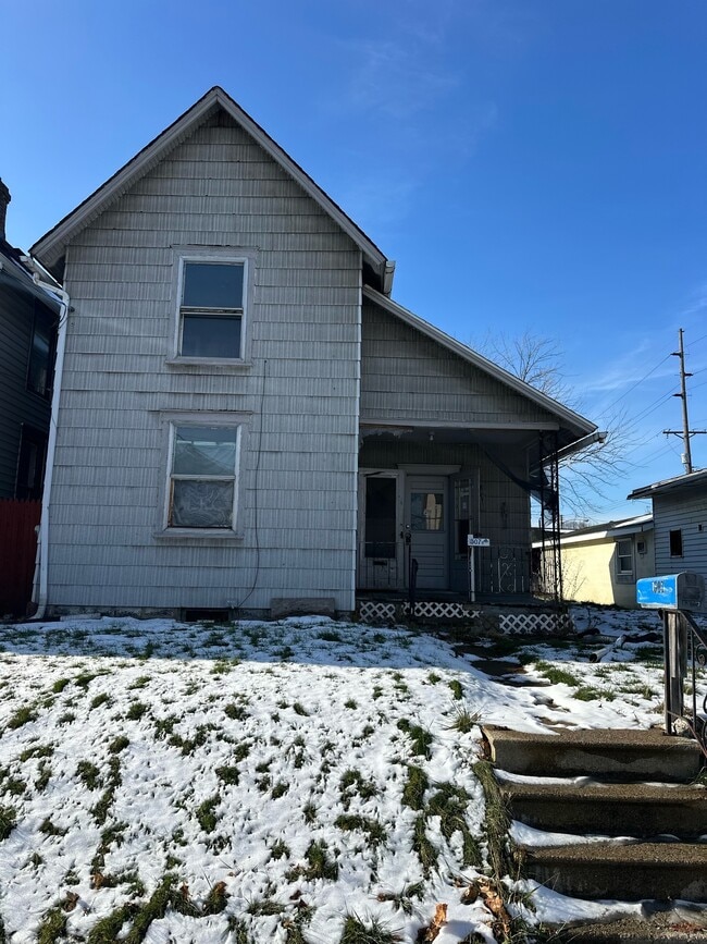 Building Photo - 1507 Stark Ave SW