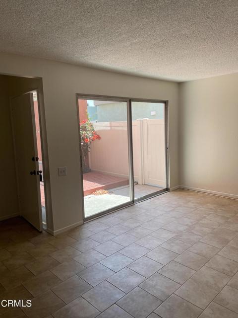 Foto del edificio - 3031 E Harbor Blvd