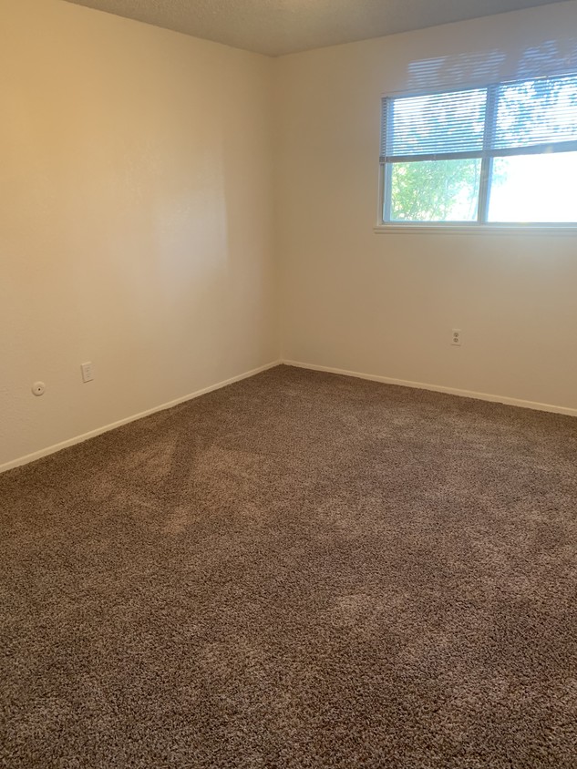 Foto principal - 4730 E 12th St