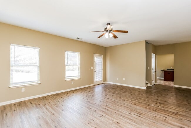 Foto del edificio - 75 Hamil Ct NW