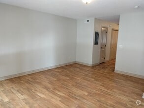 Building Photo - 593 Countryside Ave