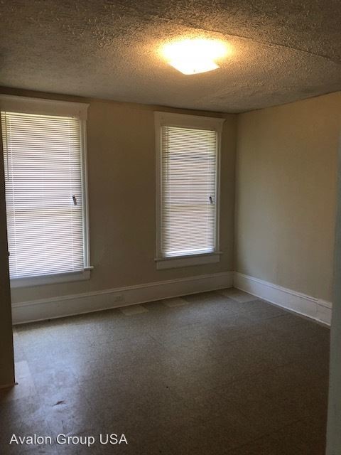 Building Photo - 4 br, 1 bath House - 2830 Jupiter Ave