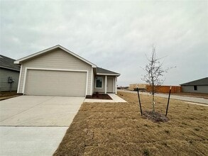 Building Photo - 6500 Longspur Ln