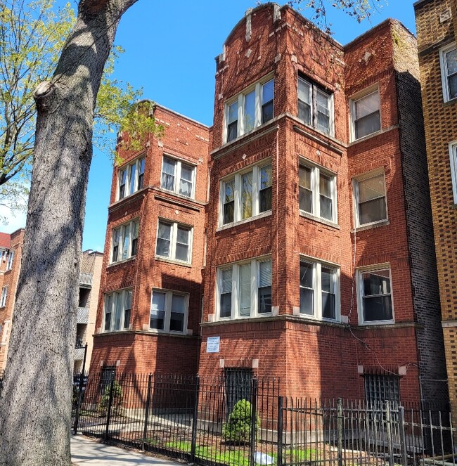 Building Photo - 6725 S Clyde Ave