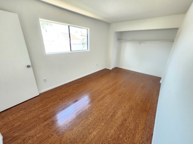 Foto del edificio - 11837 Gilmore St