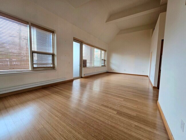 Foto del edificio - 290 Pleasant St