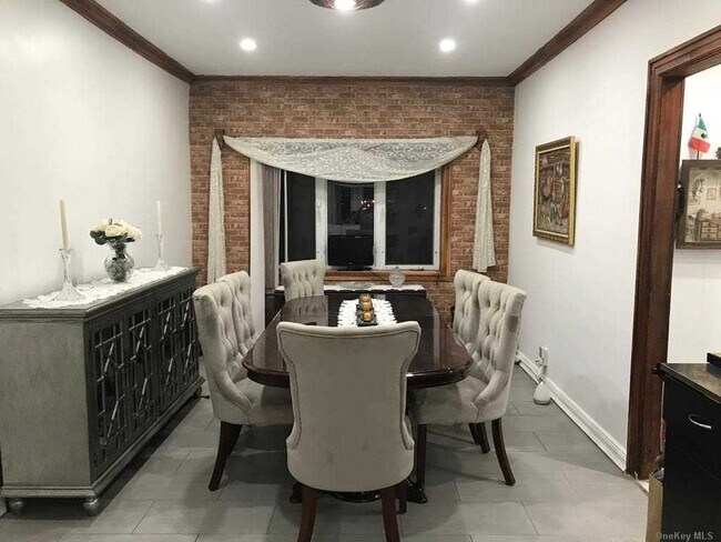 Foto del edificio - 53-28 63rd St