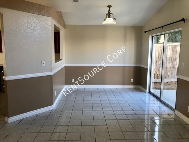 Building Photo - 37051 Boxleaf Rd