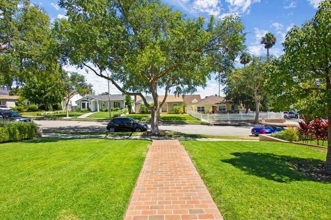 Building Photo - Charming 4bed/3bath in Burbank for Rent (A...