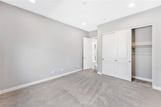 Building Photo - 8477 Wolf Mountain Ct