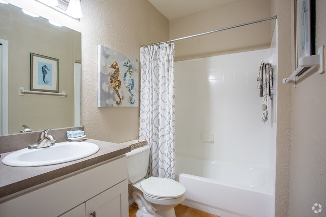 2BR, 2BA - 1,283 SF - Begonia - 1st Bathroom - Promenade at Tampa Palms