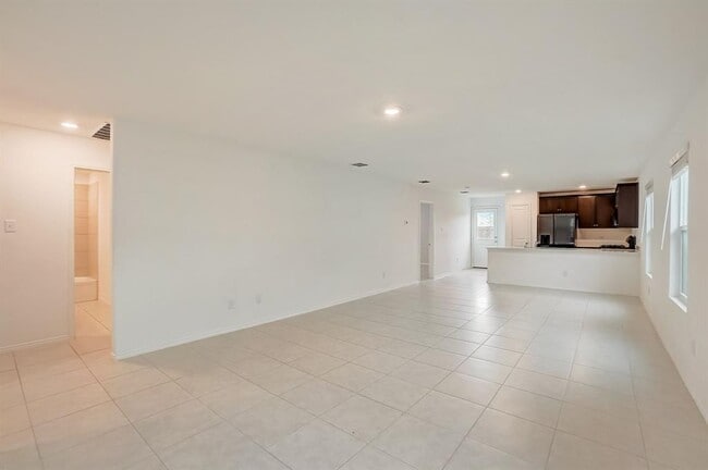 Building Photo - 7509 Larson Ln
